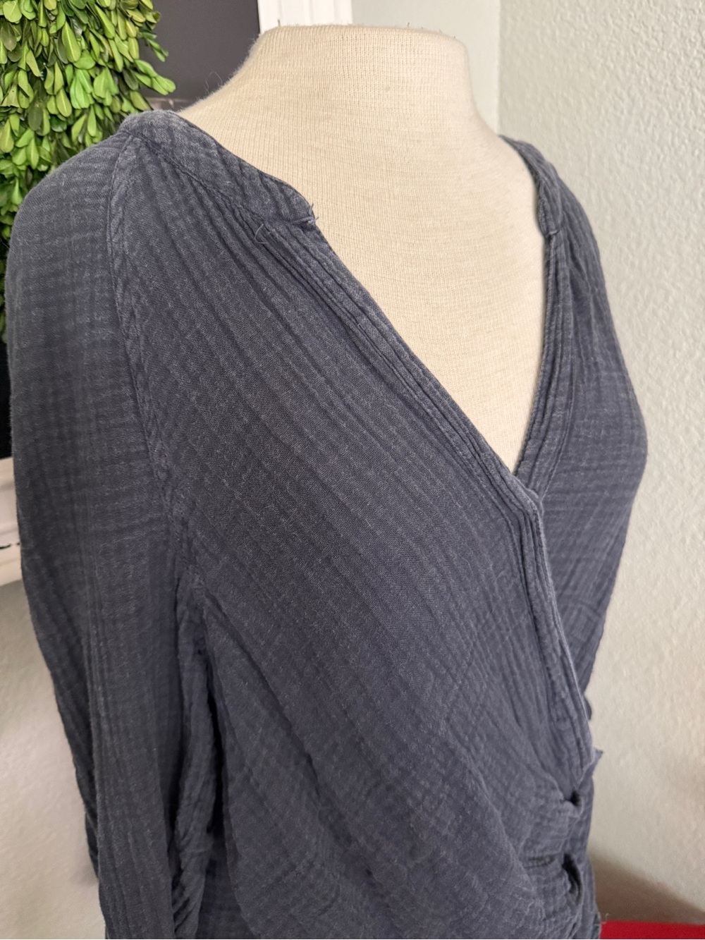 We The Free People Night Dreams Gauze Wrap Top Washed Black - Size XS - Picture 3 of 6